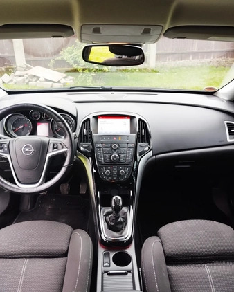 Opel Astra cena 32500 przebieg: 200000, rok produkcji 2015 z Olsztyn małe 667